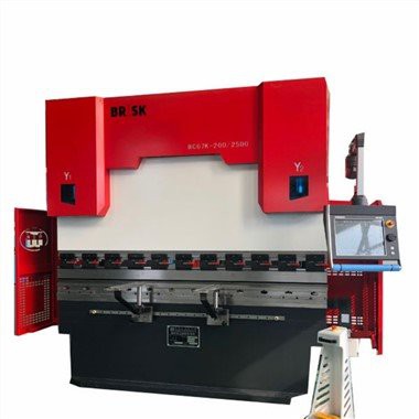 Hydraulisk pressebukkemaskine